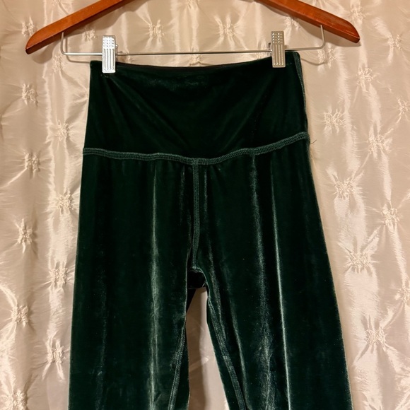 Beyond Yoga Velvet Motion High Waisted Midi Legging Green - Picture 4 of 11